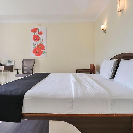 Palette - Holiday Palms Hotell Bangalore Eksteriør bilde