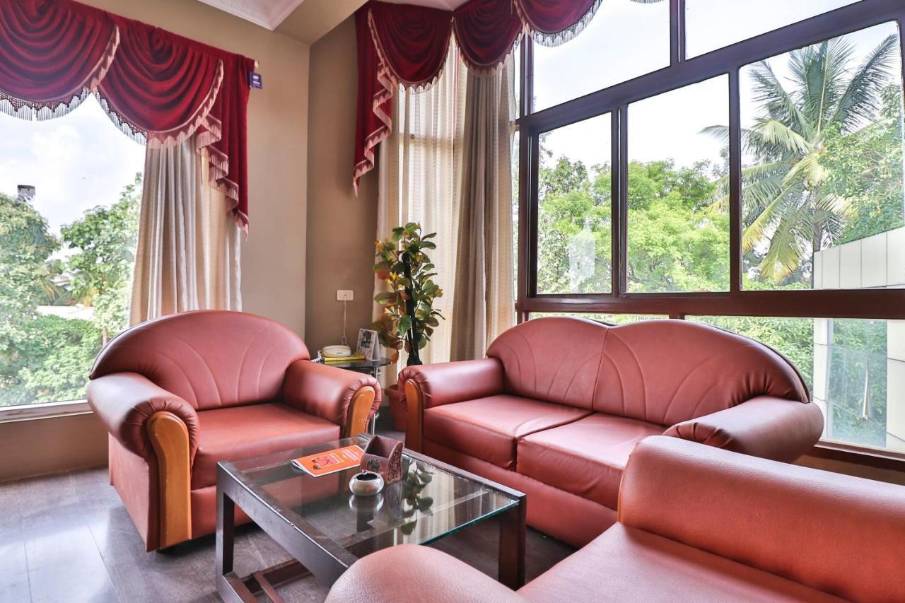 Palette - Holiday Palms Hotell Bangalore Eksteriør bilde
